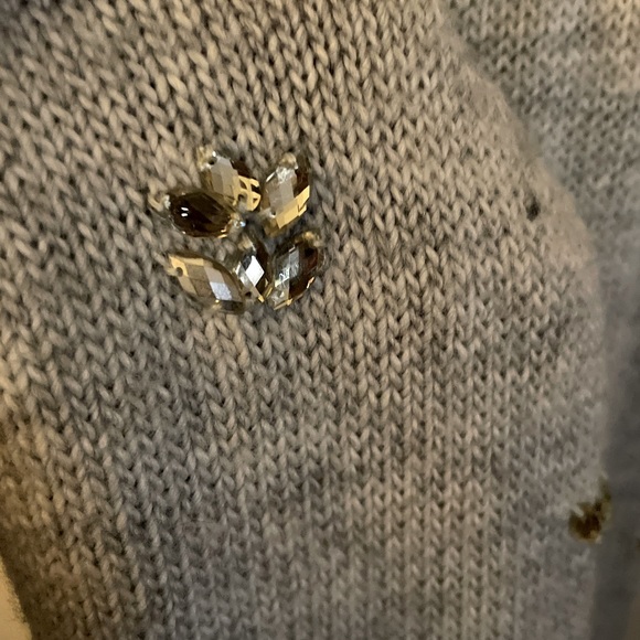 Banana Republic NWT light gray scarf w/rhinestones - Picture 5 of 6